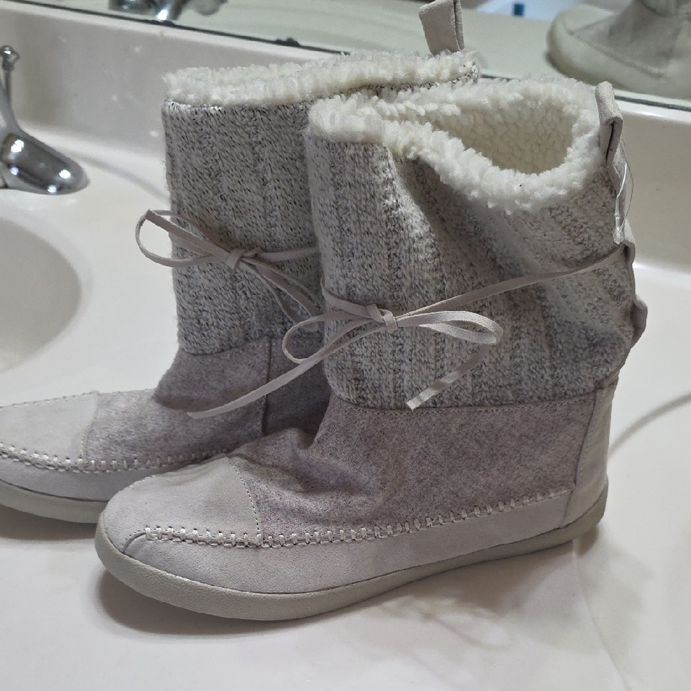Madden Girl Gray Winter Boots